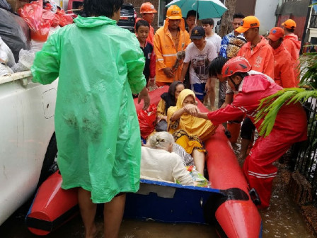 Lima Warga Johar Baru Berhasil Dievakuasi