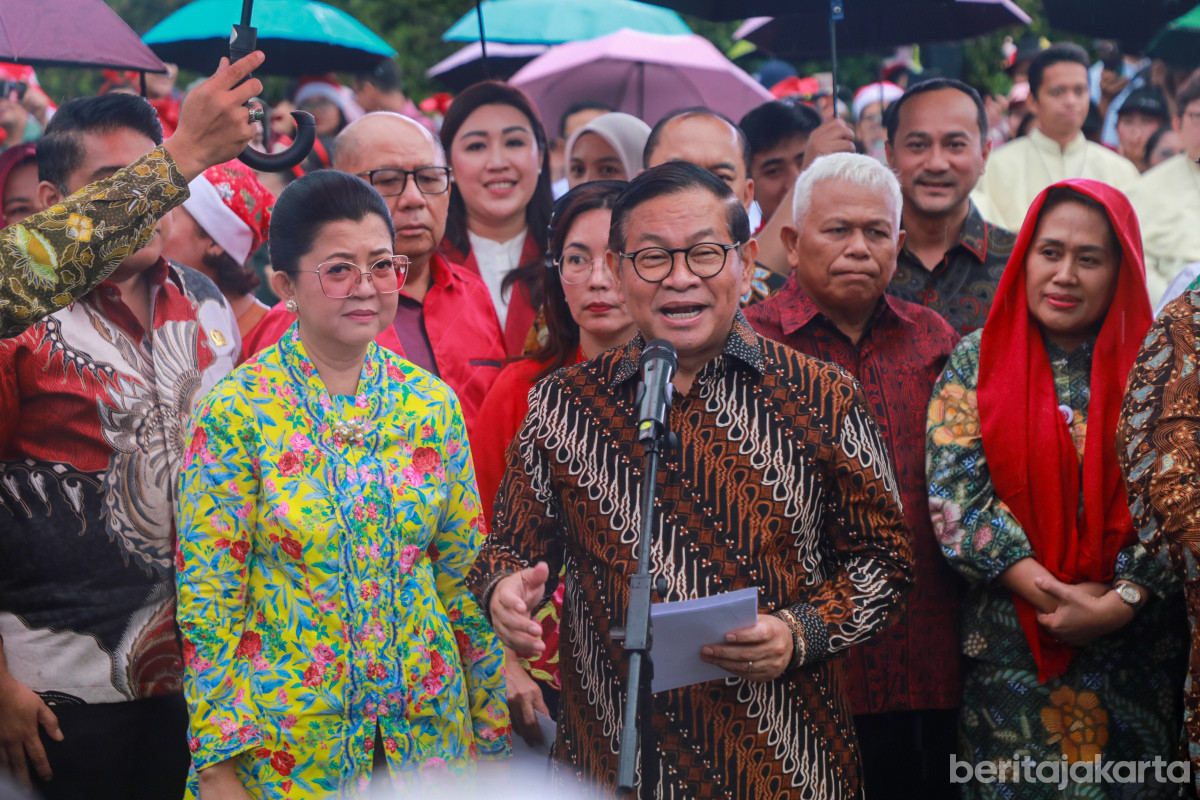 Pramono memberikan sambutan pada pembukaan Christmas Carol di bundaran HI