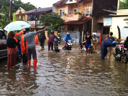 Akses Jalan di Makasar Masih Lumpuh