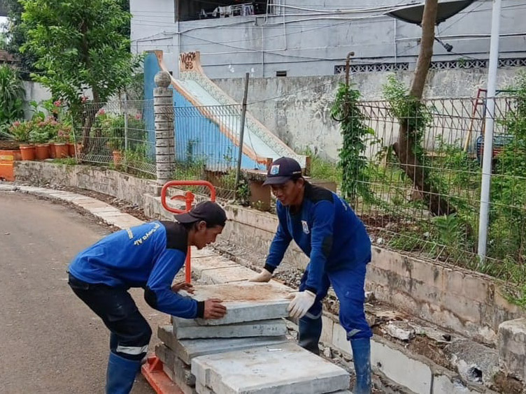 Pembuatan Saluran Air Baru di Jalan Keuangan I Tuntas 