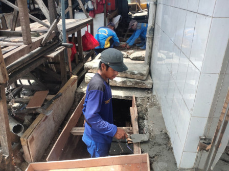Perbaikan Turap Saluran Jl Sukarela Penjaringan Rampung Desember