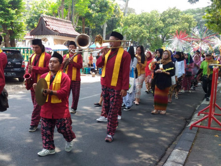Tarian Ondel-ondel Meriahkan Festival Jakarta Menari 2019