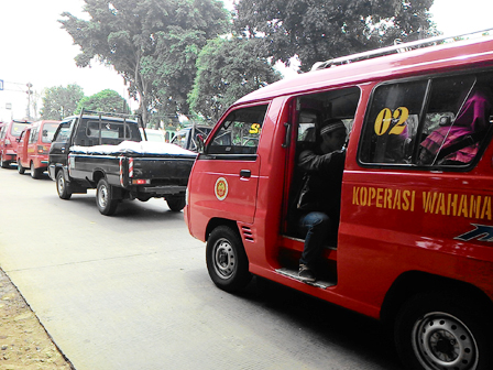 Pengamen Anak Punk dan Pencari Sumbangan Marak di Kramat Jati