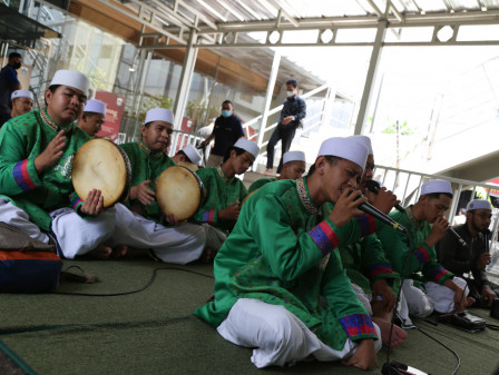 Kesenian Marawis Meriahkan Nuzulul Quran di Balaikota 