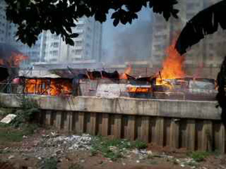 Tiga Gudang Proyek Apartemen di Kebon Jeruk Ludes Terbakar