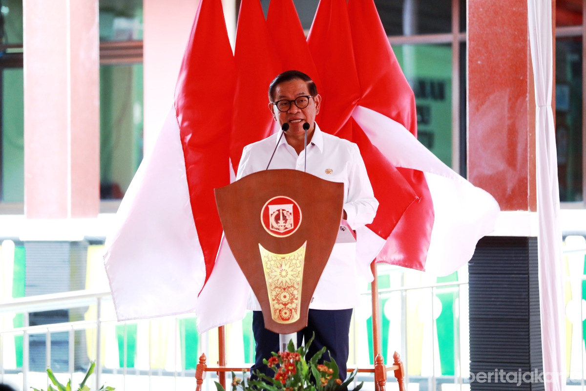 Gubernur Pramono memberikan sambutan sekaligus meresmikan pemekaran Kelurahan Kapuk