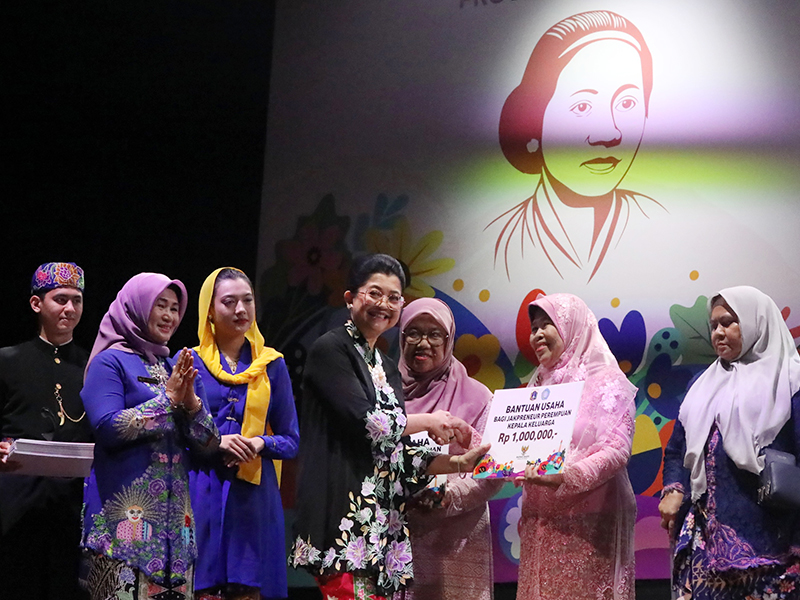 Dinas PPAPP 10 Jakpreneur Perempuan yang Juga Kepala Keluarga