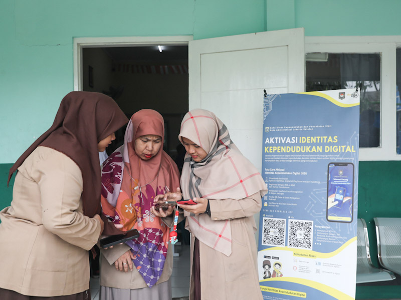 https://multimedia.beritajakarta.id/photo/2014_508c75c8507a2ae5223dfd2faeb98122/Ratusan Ribu Warga Jakpus Sudah Difasilitas Pembuatan IKD 
