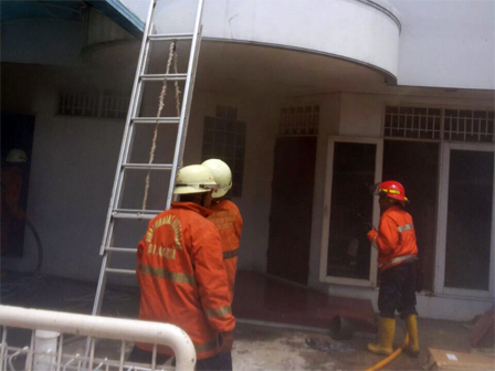 Kebakaran Rumah Dua Lantai di Cakung Berhasil Dipadamkan