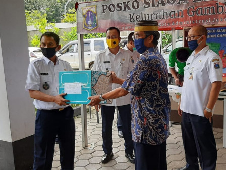 Kelurahan Gambir Distribusikan 6.262 Masker di 11 RT