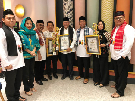 Bamus Betawi Beri Penghargaan Pemenang Rumah Adat Betawi dan Sejumlah Tokoh