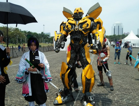 Ada Transformer Bumblebee di Jakarta Cosplay Parade di Monas