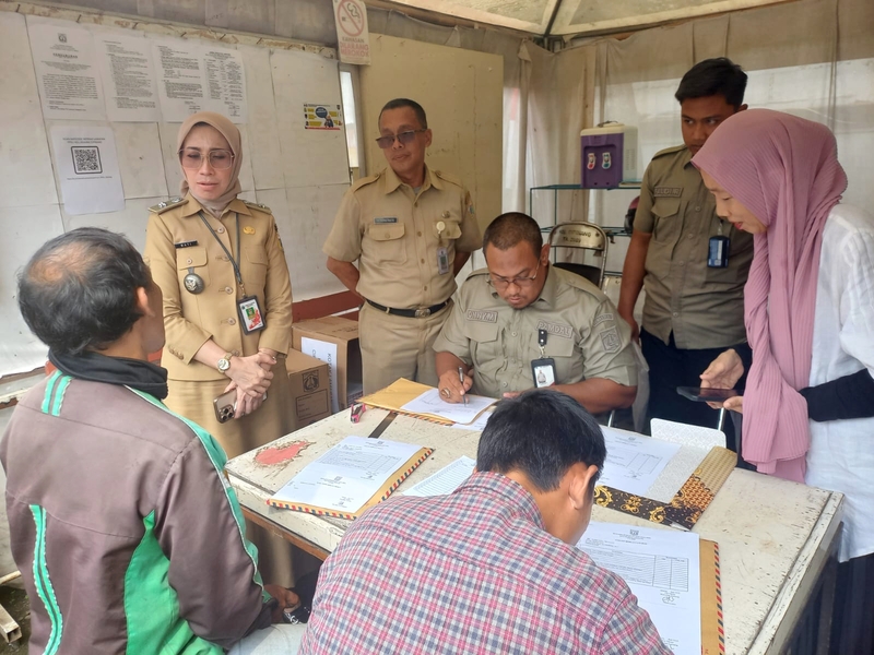 Warga Antusias Lamar Kerja sebagai PPSU di Kelurahan Cipinang