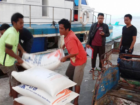 Kelurahan Pulau Untung Jawa Mendapatkan Pasokan Rastra