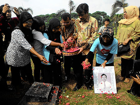 DKI akan Rawat Makam Korban Mei 98