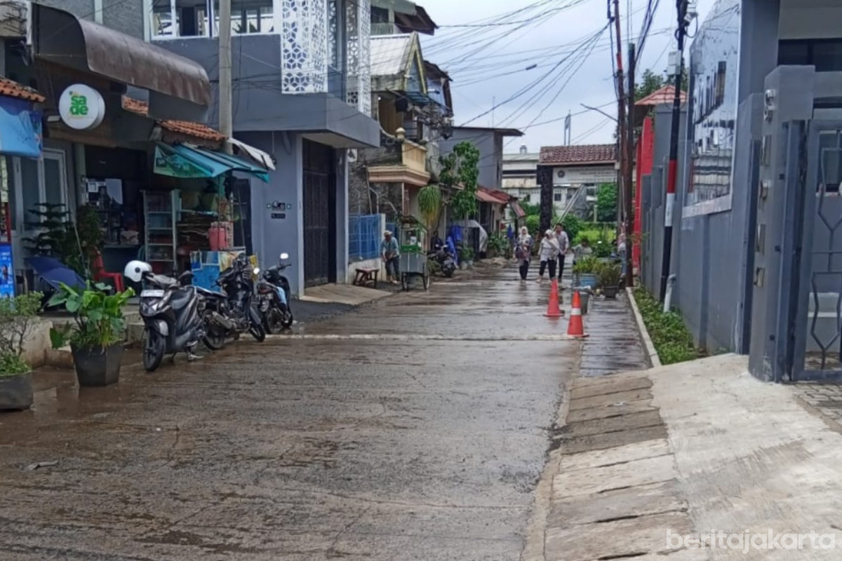 Genangan di Pondok Bambu Surut 