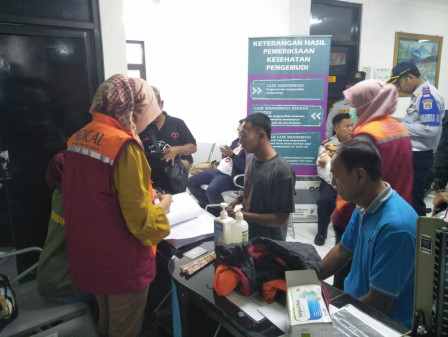 Pengemudi Bus AKAP Jalani Pemeriksaan Kesehatan 