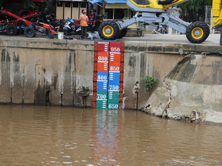 Pintu Air Pasar Ikan Siaga 3‎