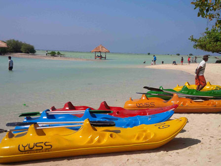 Pantai Pasir Perawan Wisata Unggulan Pulau Pari