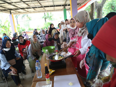 50 Peserta Ikuti Pelatihan Diservikasi Olahan Pangan di RPTRA Borobudur