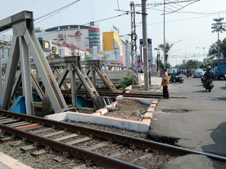 Palang Pintu Belum Ditutup Diduga Penyebab Tabrakan Kereta Api