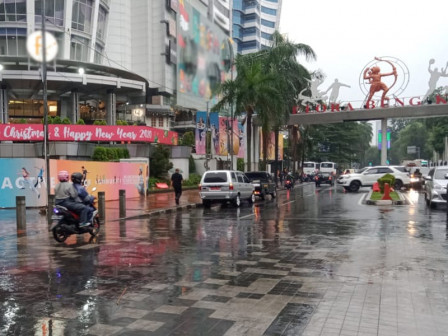        Genangan di dua titik Jalan Jendral Sudirman dan Jalan Asia Afrika Kembali Surut