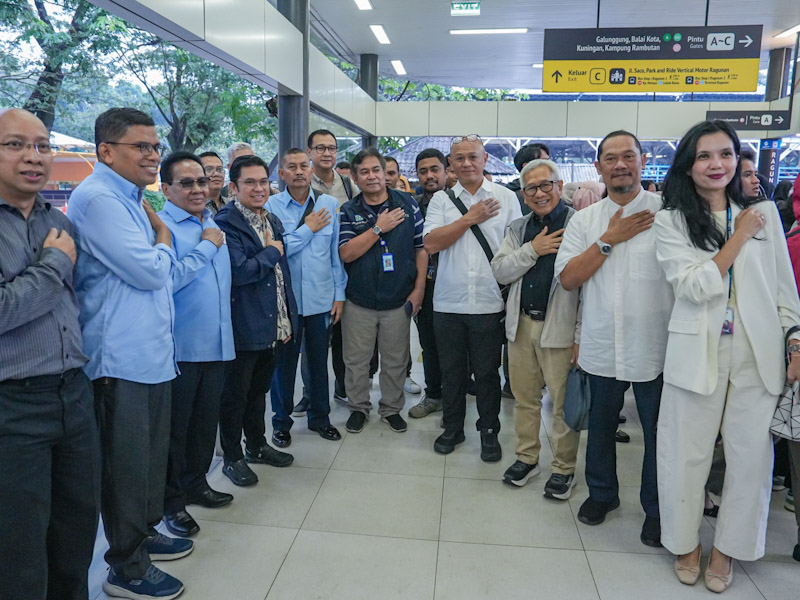 Pimpinan Operator dan Mitra Diajak Merasakan Layanan Transjakarta 