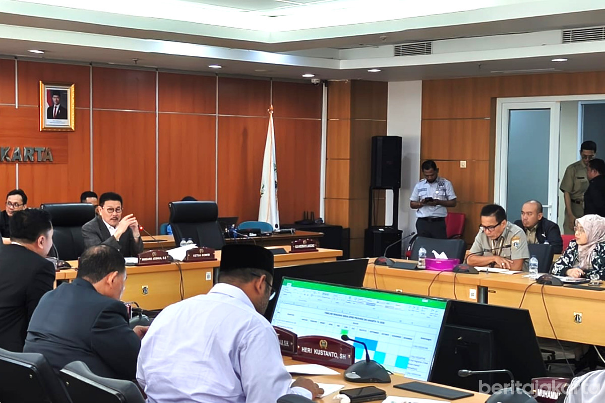 Suasana Rapat Kerja Komisi A dengan Sekretariat DPRD DKI Jakarta