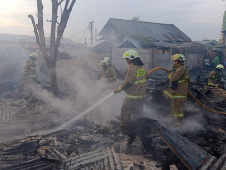  40 Rumah di Jatinegara Ludes Terbakar 