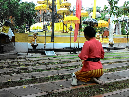 Sekitar 200 Jamaah Rayakan Nyepi di Pura Adhitiya Jaya