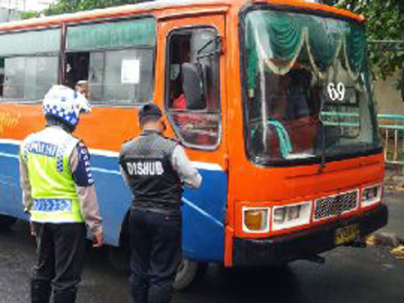  Persuratan Kendaraan Umum Mulai Baik