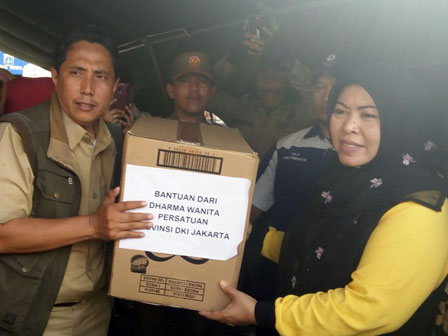  DWP DKI Jakarta Salurkan Bantuan Bagi Korban Kebakaran Krukut 
