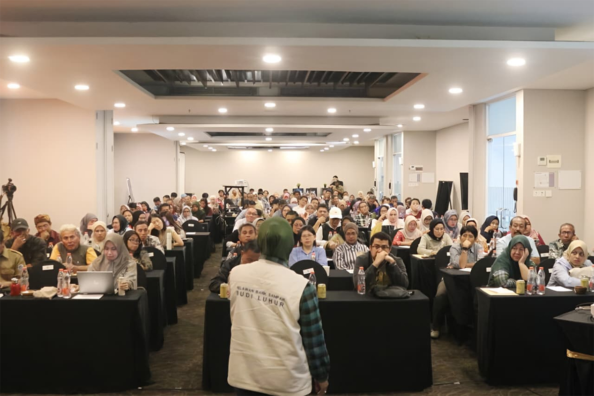 Kegiatan pelatihan bagi pendamping bank sampah kelurahan se-Jakarta