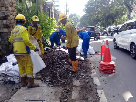 Ratusan Satgas Kerja Bakti di Jalan Raden Saleh