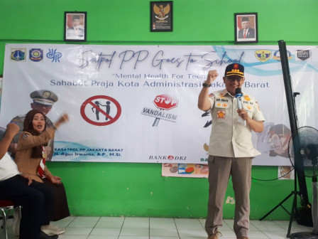  Satpol PP Jakbar Gelar Satpol PP Goes to School di SLBN 5