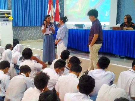 Pelajar SMAN 9 Antisipasi Ikuti Sosialiasi Aplikasi JAKI - Beritajakarta
