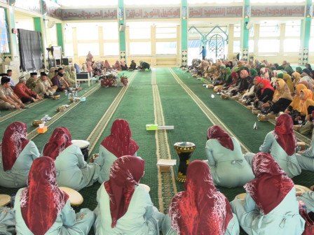 Ratusan Kader PKK Jaksel Peringati Maulid Nabi di Masjid Raya Pondok Indah