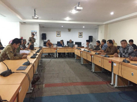  DPRD Kabupaten Trenggalek Studi Komparasi ke DKI 