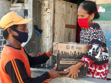Pemprov DKI Distribusikan Bansos ke Pulau Kelapa dan Pulau Harapan