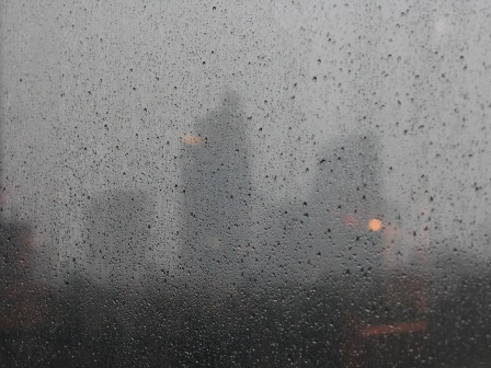 Waspada Potensi Hujan Disertai Angin Kencang di Jakbar, Jaksel dan Jaktim