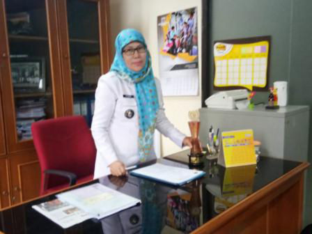 Tumpukan Material di Jl Cempaka Putih Raya Ditertibkan