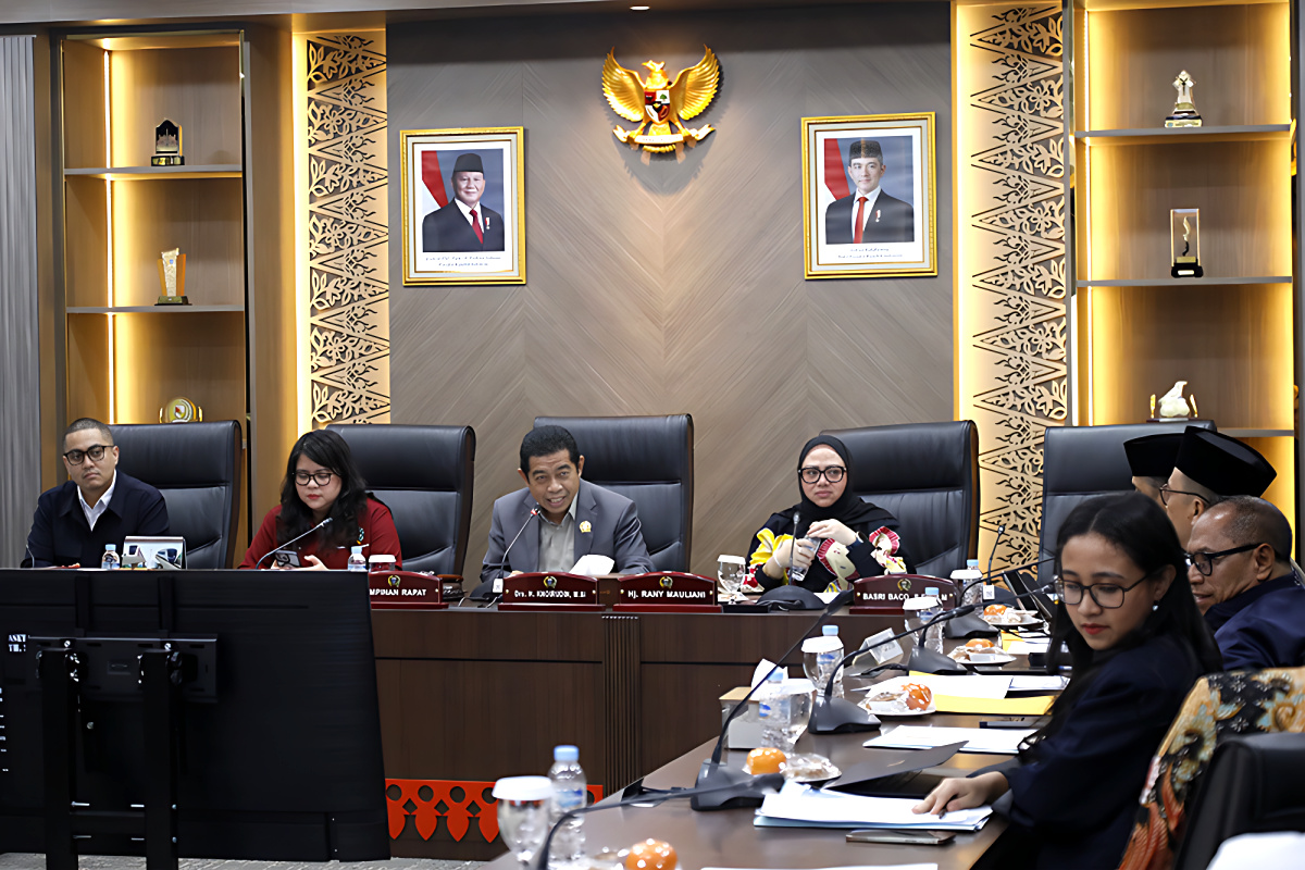 Suasana rapat penyampaian progres hasil pembahasan Pansus DPRD DKI Tahun 2025 