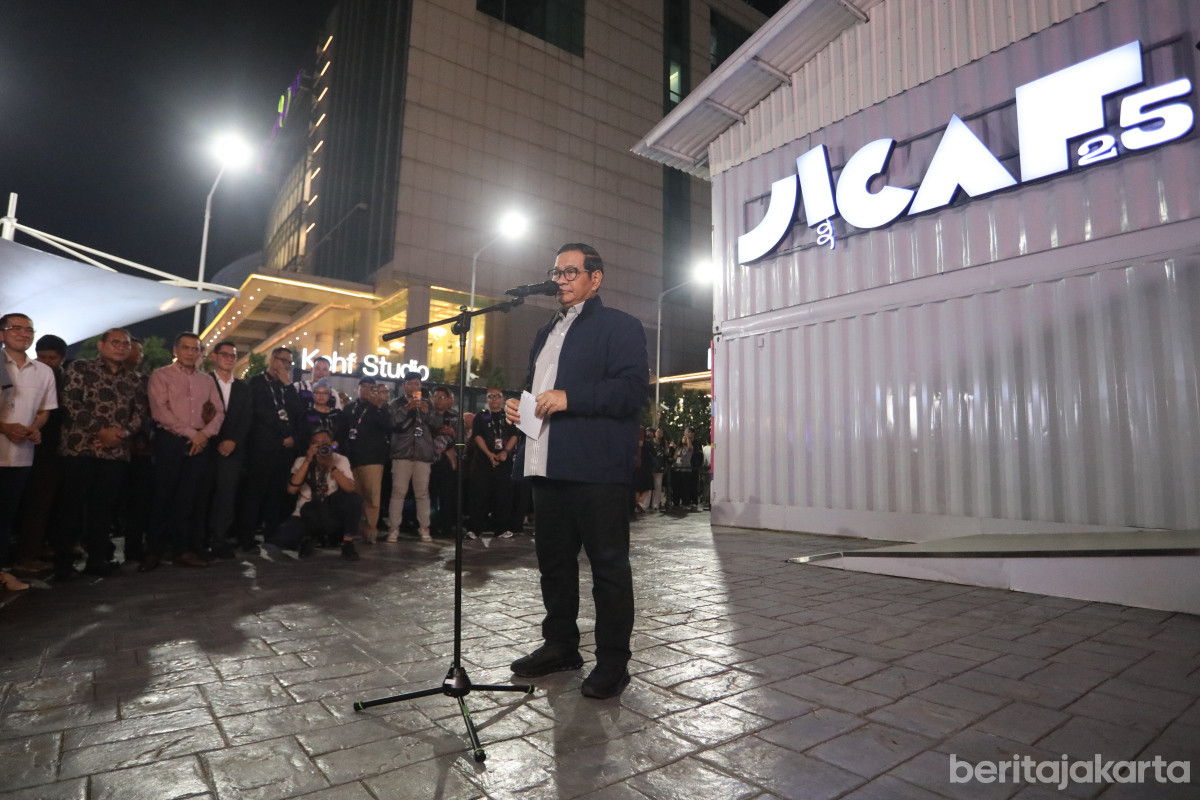 Pramono Anung membuka Jakarta Illustration & Creative Arts Fair (JICAF) 2025 di Senayan City