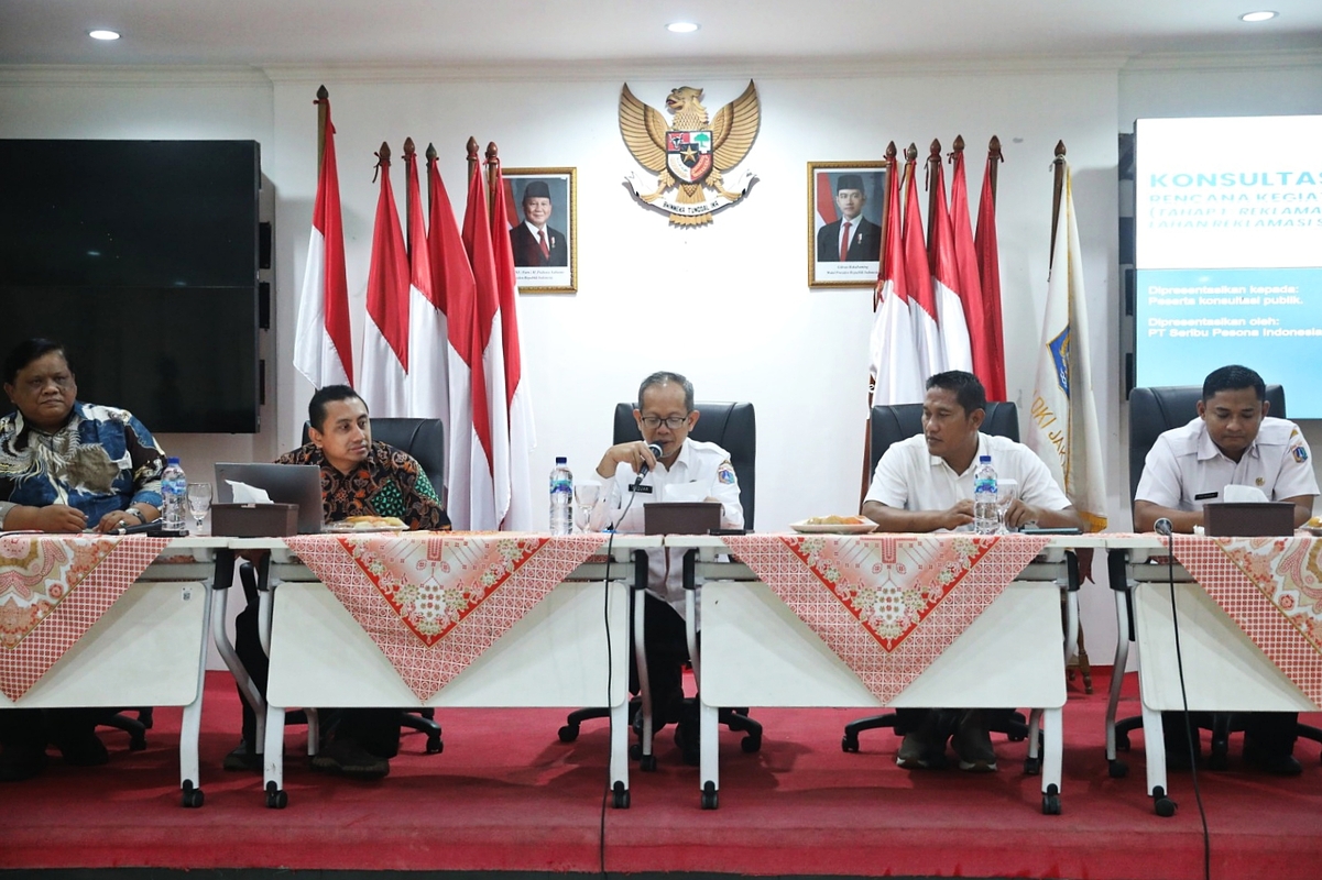 Bupati Kepulauan Seribu membuka kegiatan Konsultasi Publik Proyek Pembagunan Kawasan Wisata Bahari