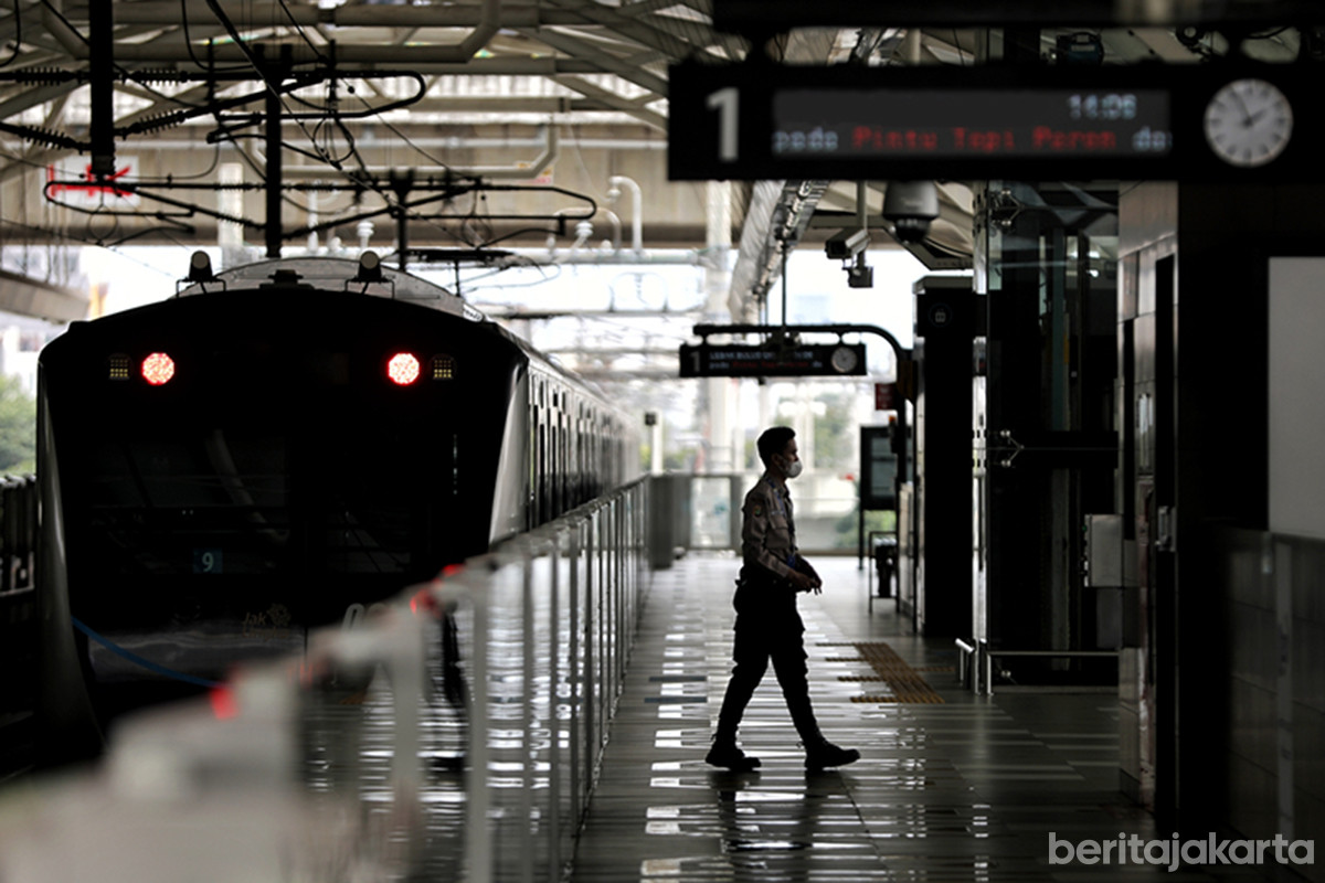 Suasana Stasiun MRT Lebak Bulus Grab