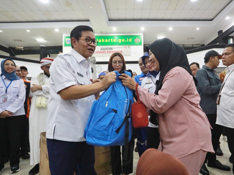 Pramono Tinjau Lokasi Pengungsian Warga Terdampak Banjir