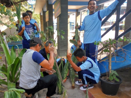  Sudin Pendidikan Kepulauan Seribu Galakan Penghijauan di Sekolah-Sekolah	