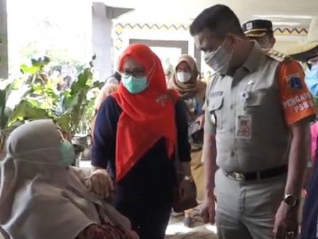 Wali kota Jaktim Monitoring Kegiatan Vaksinasi Lansia di Duren Sawit 