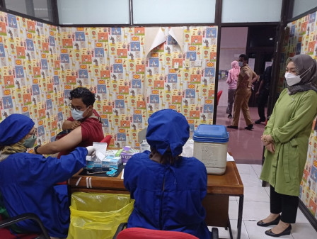 Ratusan Pegawai dan Nakes Puskesmas se-Kecamatan Kelapa Gading Ikut Vaksin Booster