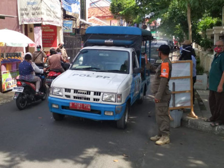 Enam Pelanggar PSBB Terjaring Operasi Petugas di Cijantung 